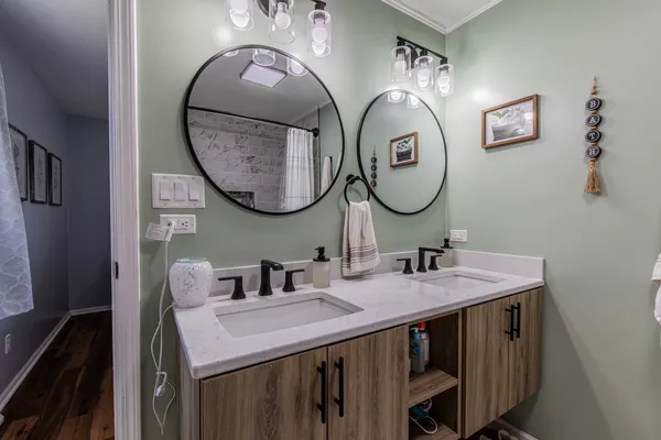 $299,900 | 102 Raven Court, Morris, IL 60450