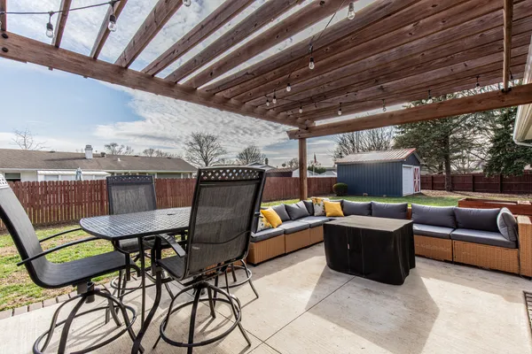 $299,900 | 102 Raven Court, Morris, IL 60450