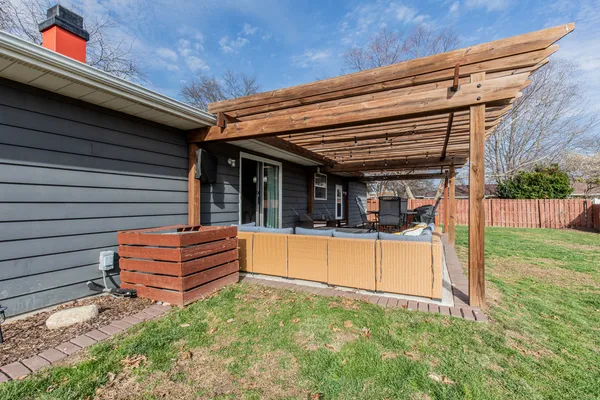 $299,900 | 102 Raven Court, Morris, IL 60450