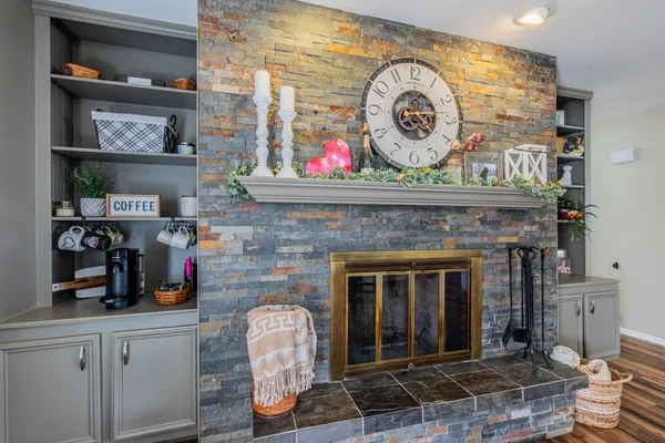 $299,900 | 102 Raven Court, Morris, IL 60450