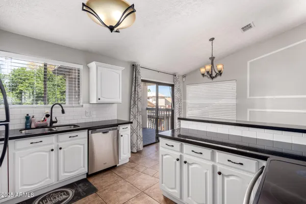$499,990 | 3302 East Hiddenview Drive, Phoenix, AZ 85048