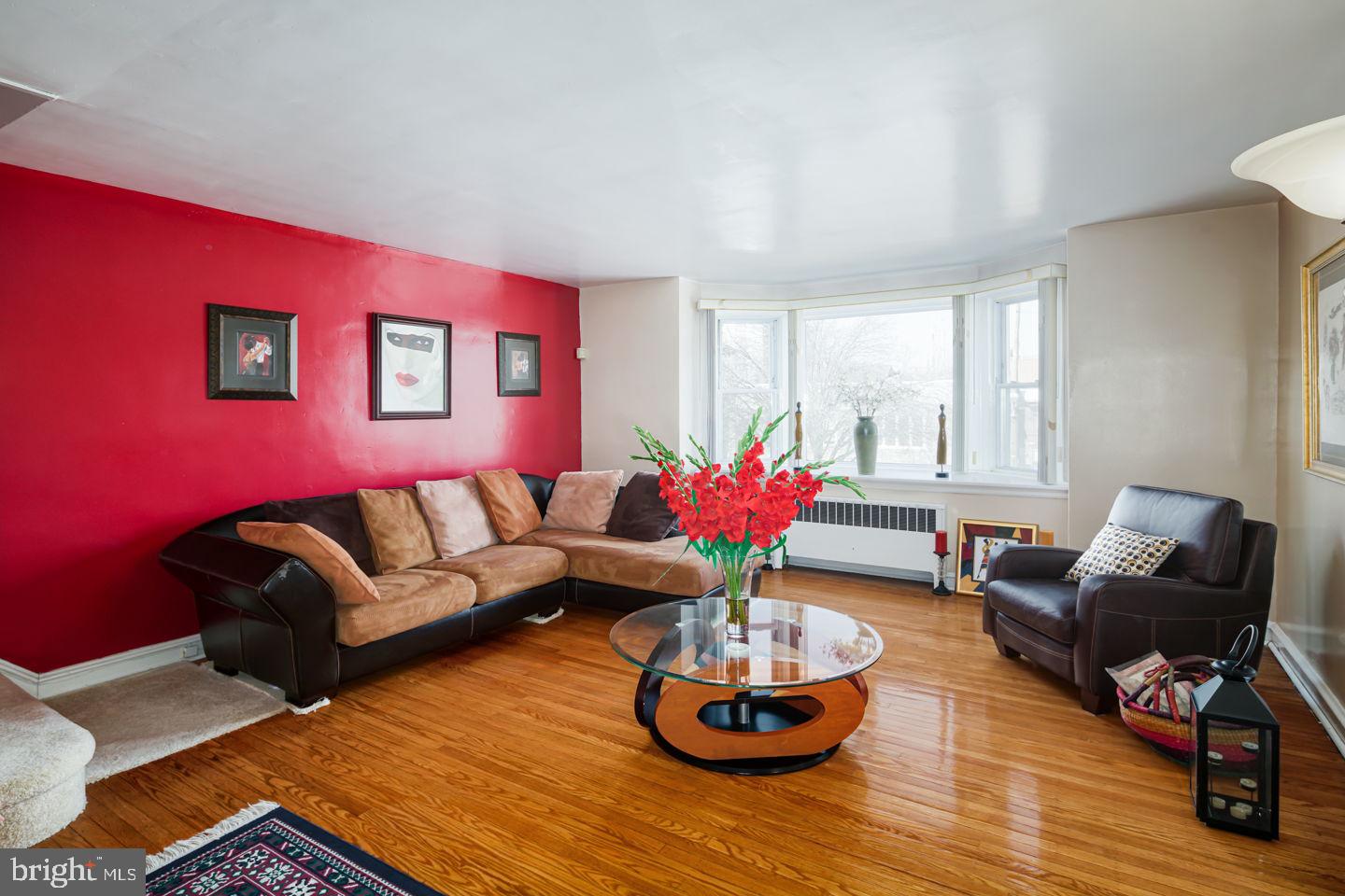 910 Murdoch Road Philadelphia, PA 19150 - Photo 3 of 26 Gallery Image 3