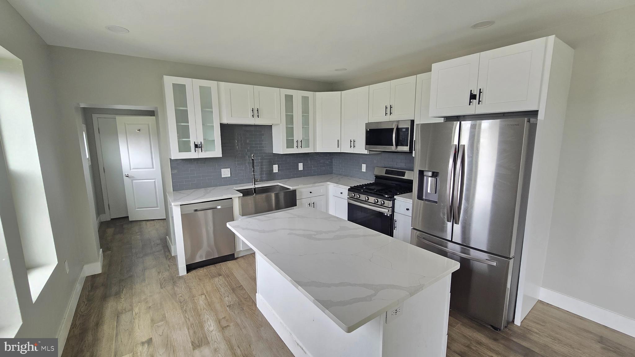 484 Shurs Lane Philadelphia, PA 19128 - Photo 8 of 20