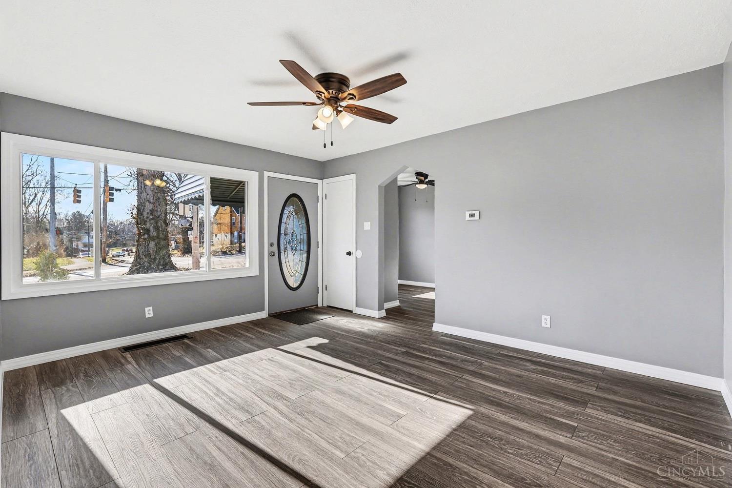2750 West Galbraith Road Cincinnati, OH 45239 - Photo 3 of 24