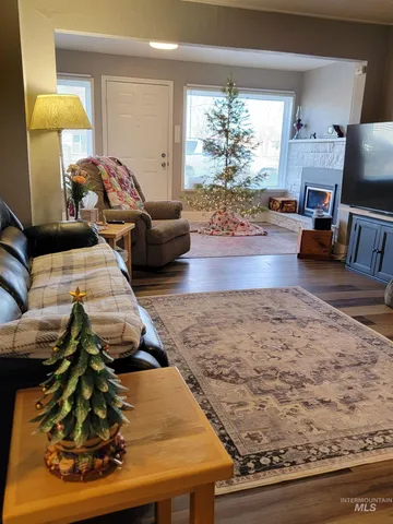 $299,000 | 317 C Avenue, Wilder, ID 83676