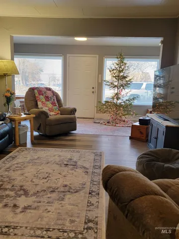 $298,000 | 317 C Avenue, Wilder, ID 83676