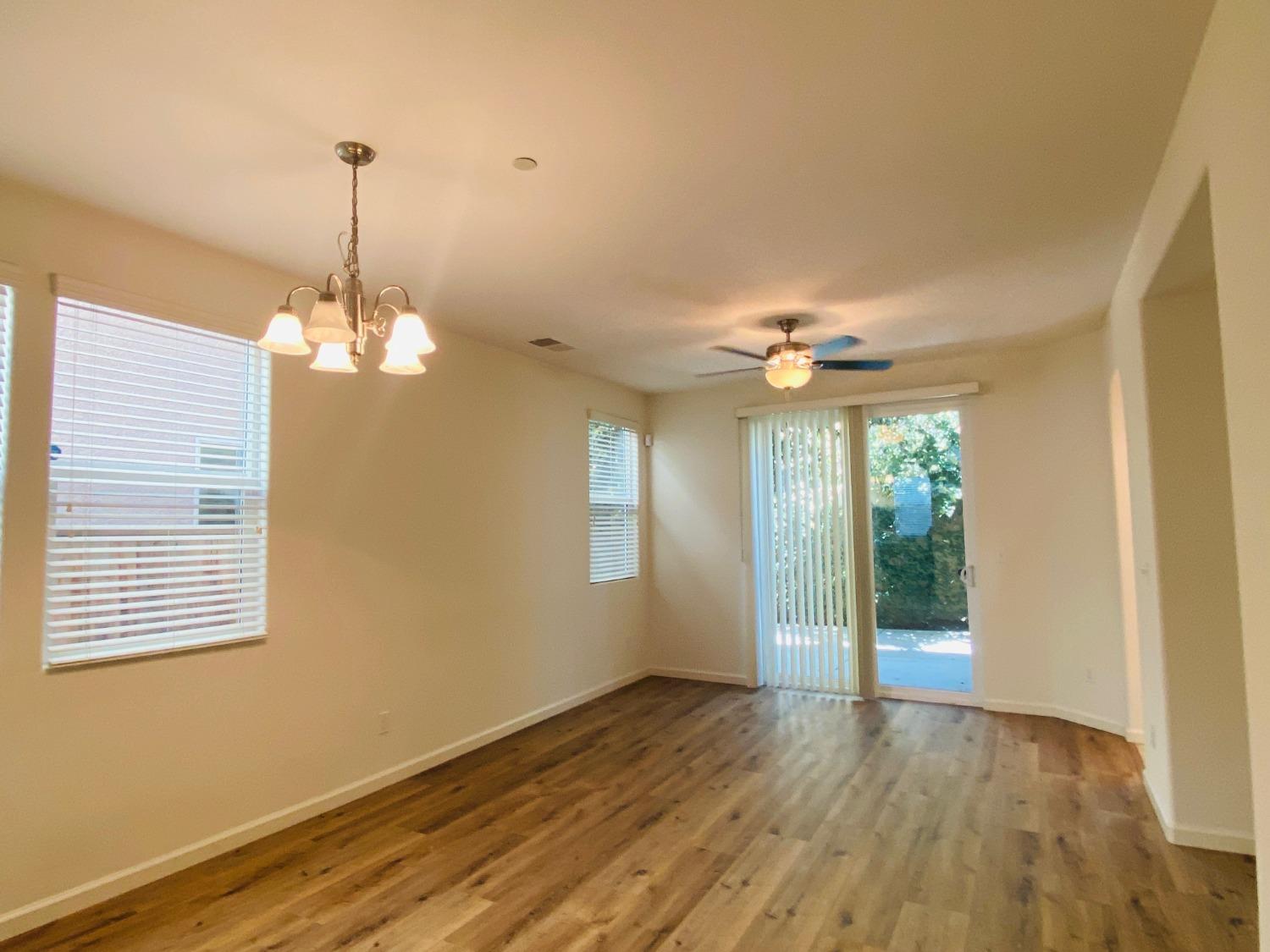 1507 North Strada Way Clovis, CA 93619 - Photo 15 of 32