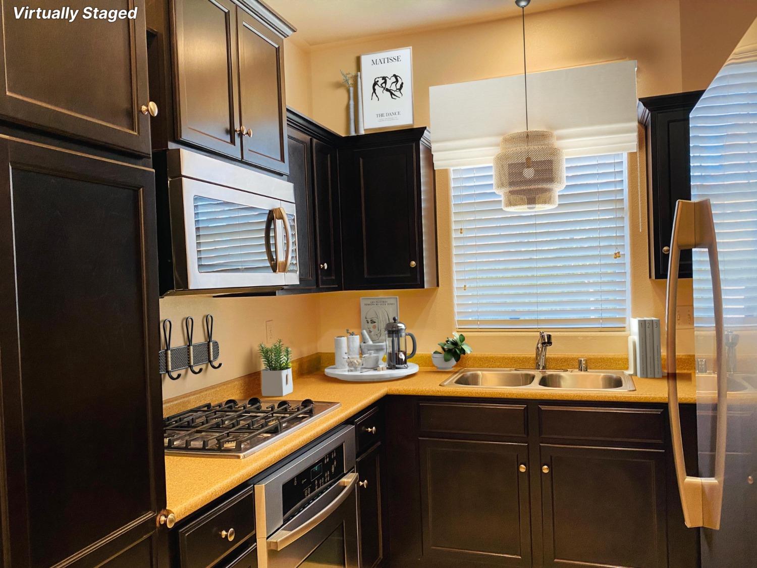 1507 North Strada Way Clovis, CA 93619 - Photo 5 of 32