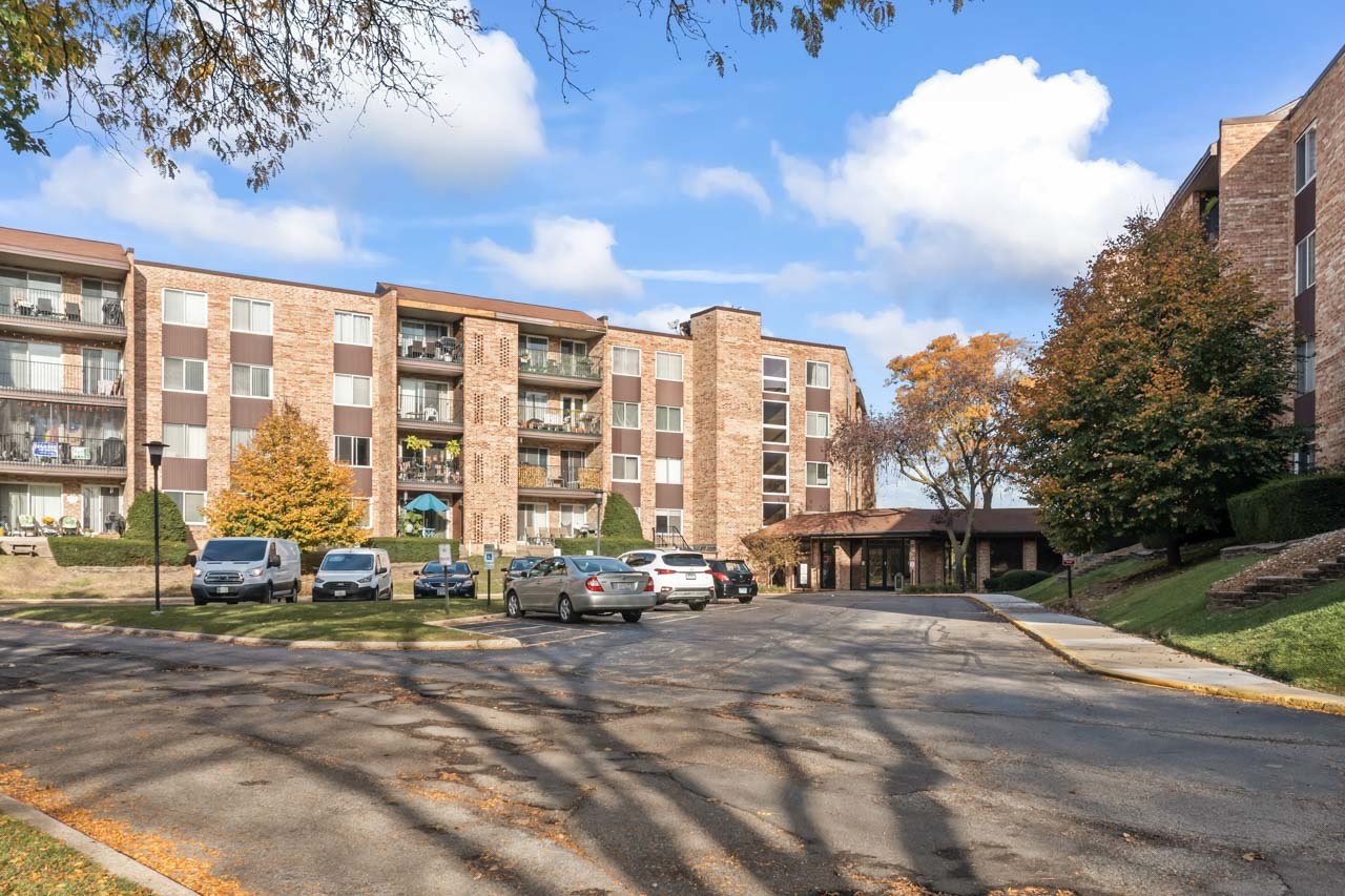 502 West Huntington Commons Road, Unit 137 Mount Prospect, IL 60056 - Photo 1 of 29 Gallery Image 1