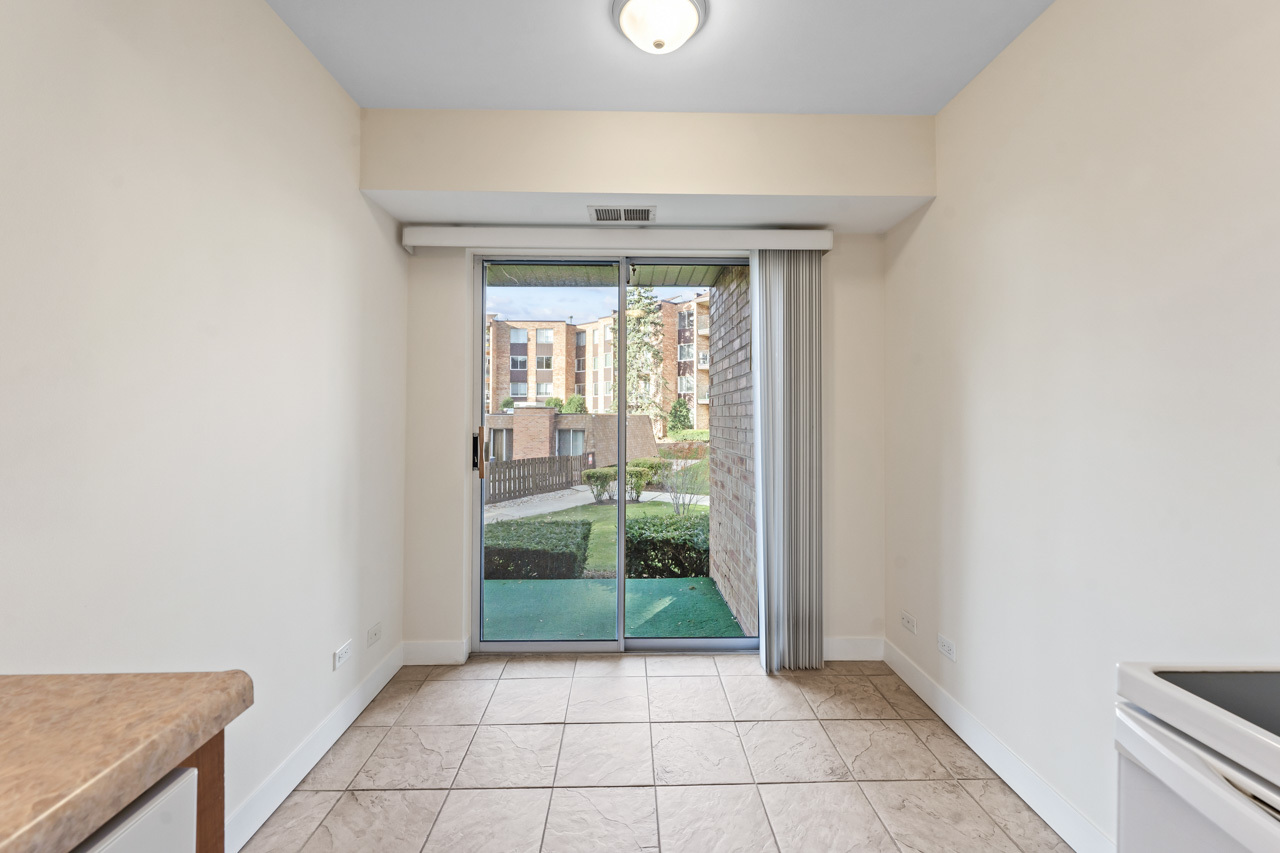 502 West Huntington Commons Road, Unit 137 Mount Prospect, IL 60056 - Photo 12 of 29 Gallery Image 12