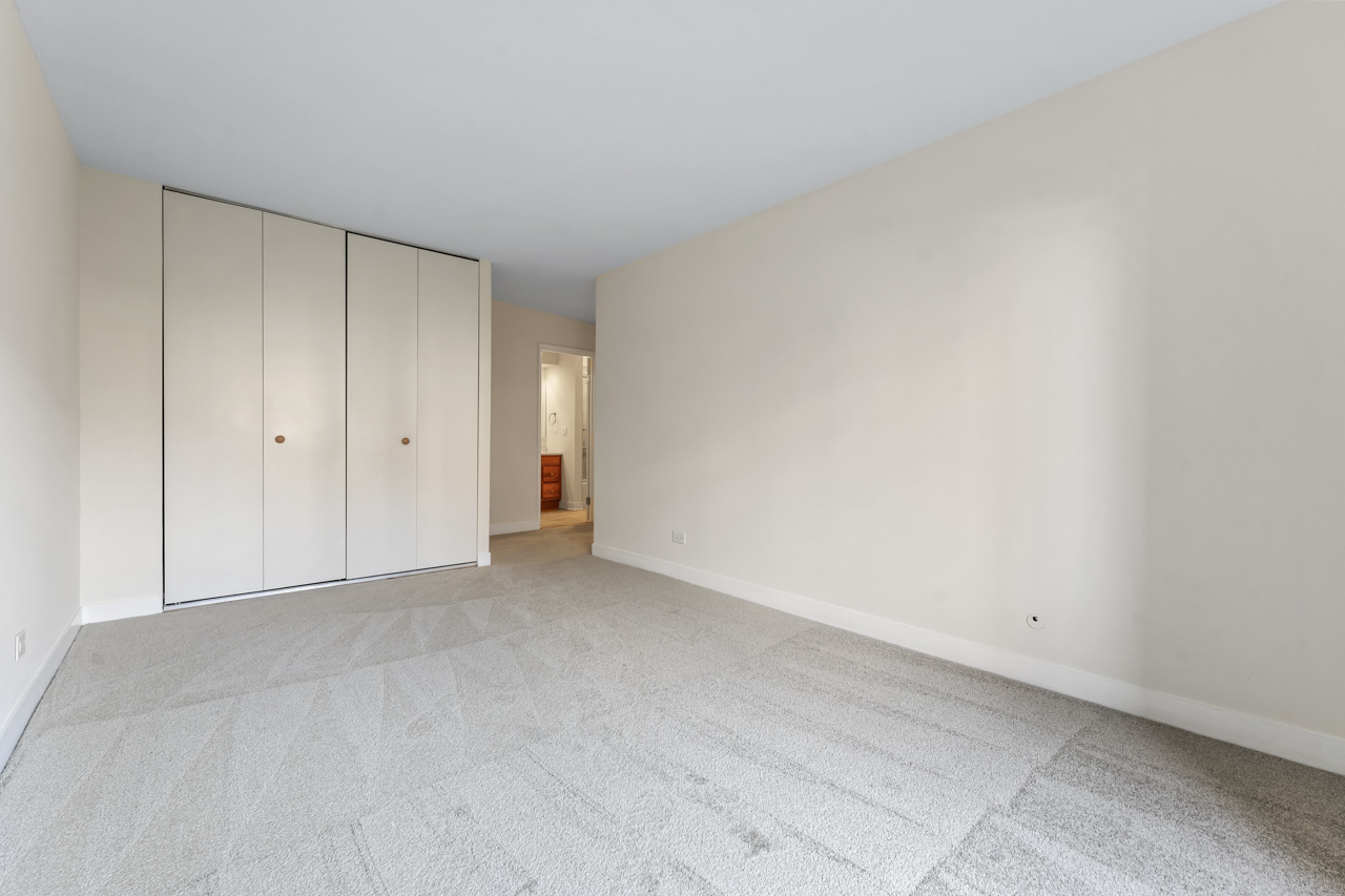 502 West Huntington Commons Road, Unit 137 Mount Prospect, IL 60056 - Photo 15 of 29 Gallery Image 15
