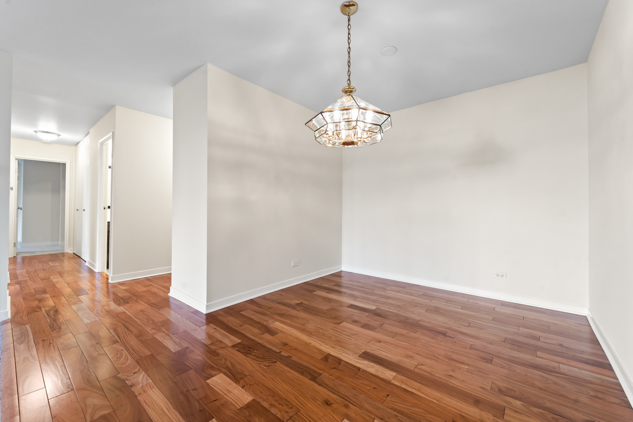 502 West Huntington Commons Road, Unit 137 Mount Prospect, IL 60056 - Photo 6 of 29 Gallery Image 6