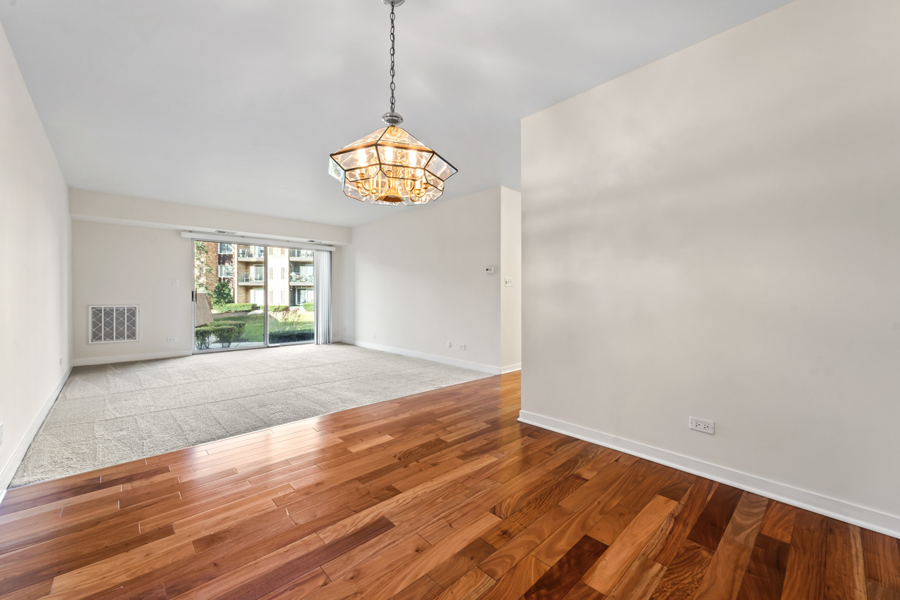 502 West Huntington Commons Road, Unit 137 Mount Prospect, IL 60056 - Photo 7 of 29 Gallery Image 7