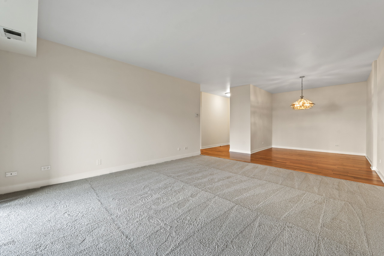 502 West Huntington Commons Road, Unit 137 Mount Prospect, IL 60056 - Photo 9 of 29 Gallery Image 9