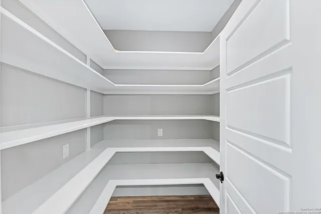 a view of a room with shelf