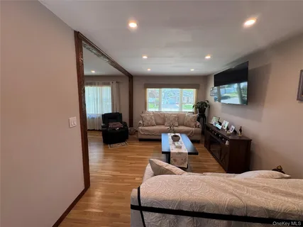 $649,999 | 98 West 8th Street, Deer Park, NY 11729
