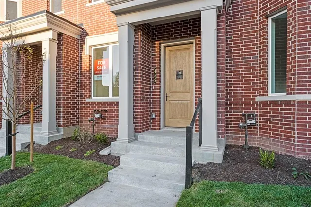 $379,500 | 459 Southwest Longview Boulevard, Lee's Summit, MO 64081