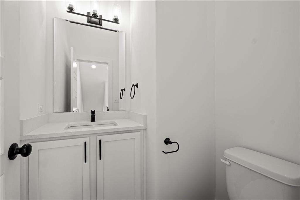 459 Southwest Longview Boulevard Lee's Summit, MO 64081 - Photo 13 of 40