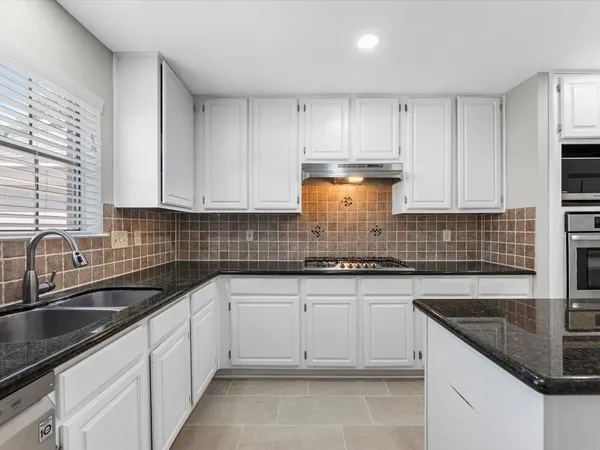 $2,700 | 1227 Lake Estates Court, Sugar Land, TX 77498