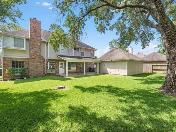 $2,700 | 1227 Lake Estates Court, Sugar Land, TX 77498