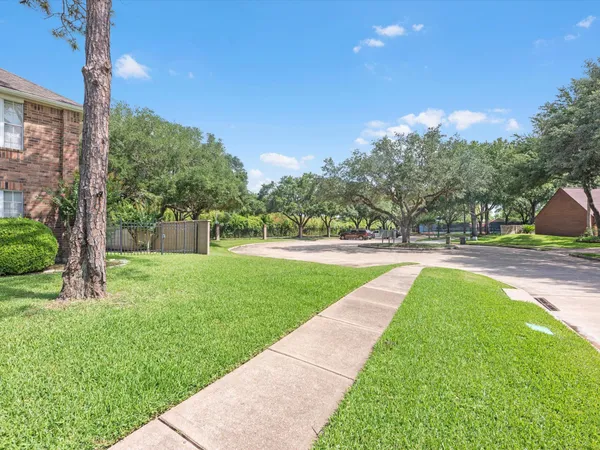 $2,700 | 1227 Lake Estates Court, Sugar Land, TX 77498