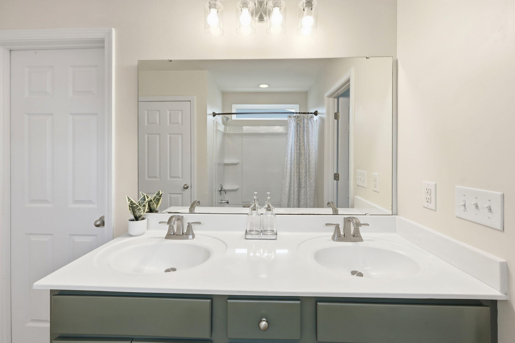 193 Meadow Wood Road Summerville, SC 29486 - Photo 20 of 31 28-web-or-mls-470A2532