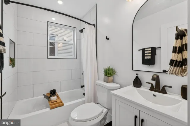 $899,999 | 907 Lawrence Street Northeast, Washington, DC 20017