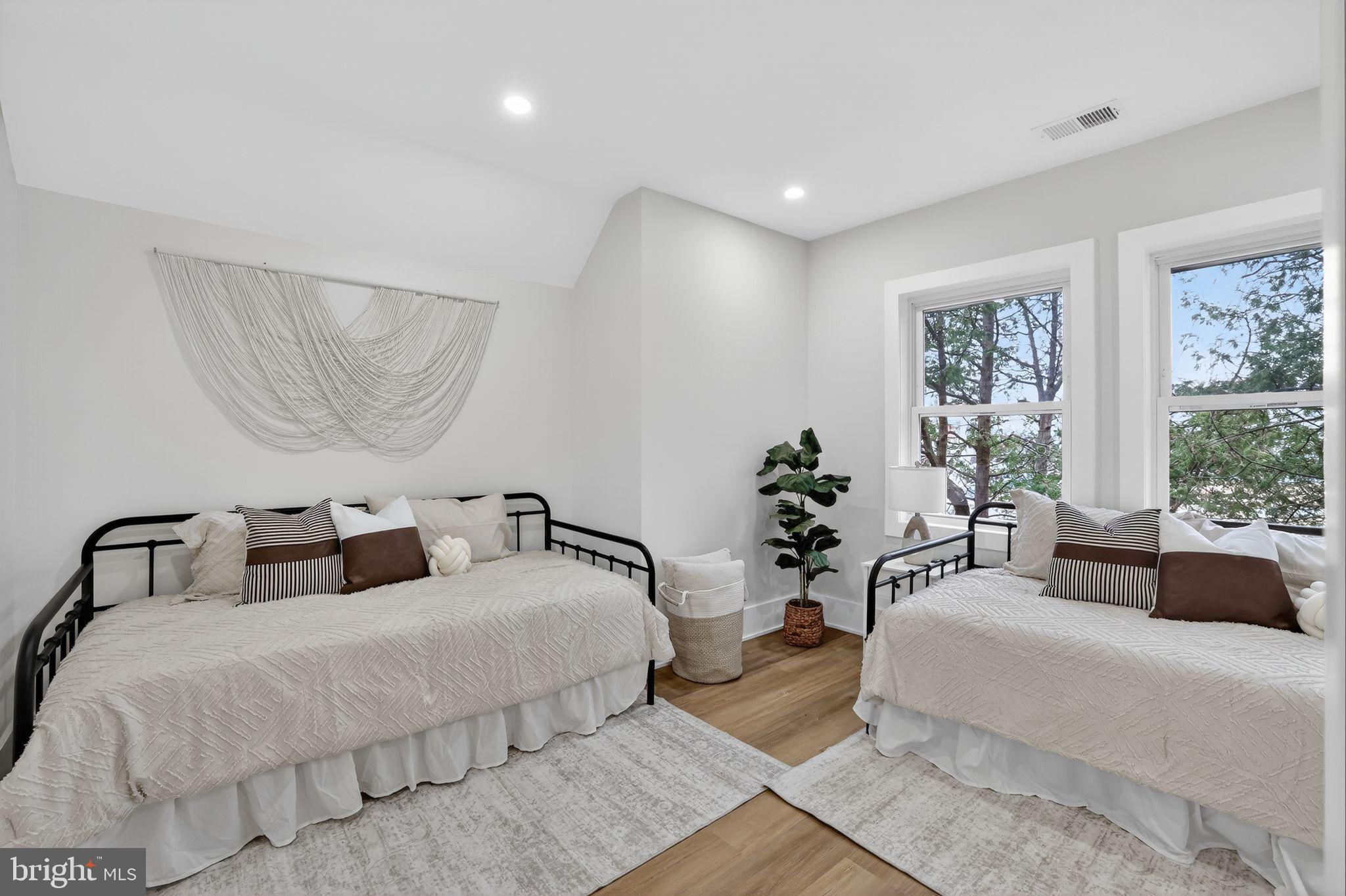 907 Lawrence Street Northeast Washington, DC 20017 - Photo 20 of 29