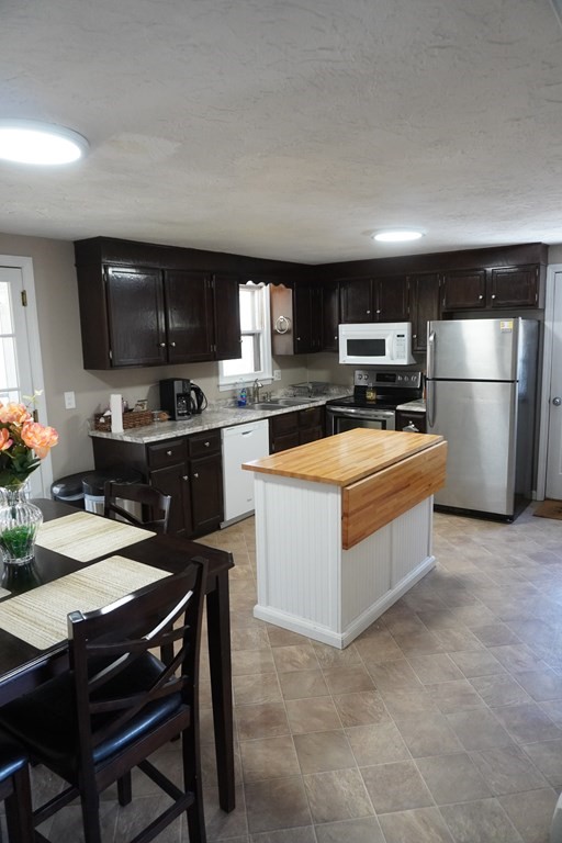 266 Hubbardston Road Princeton, MA 01541 - Photo 8 of 21 Gallery Image 8