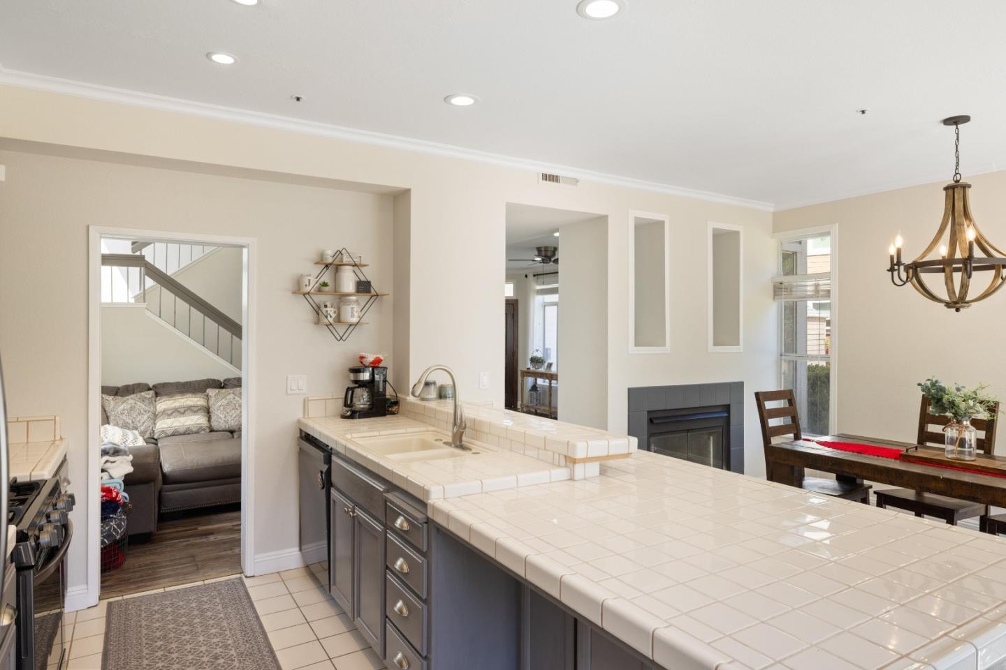 17554 Sugarmill Road Salinas, CA 93908 - Photo 9 of 47