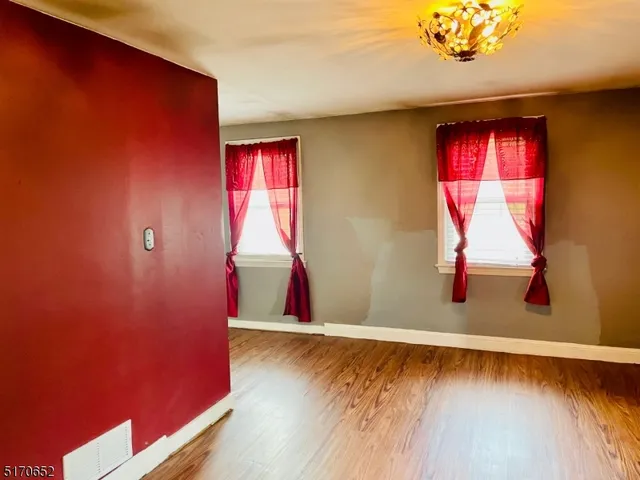 a view of empty room with window