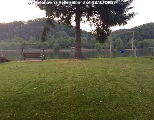 98 Second Street Winfield, WV 25213 - Photo 12 of 13 Yard/Garden.