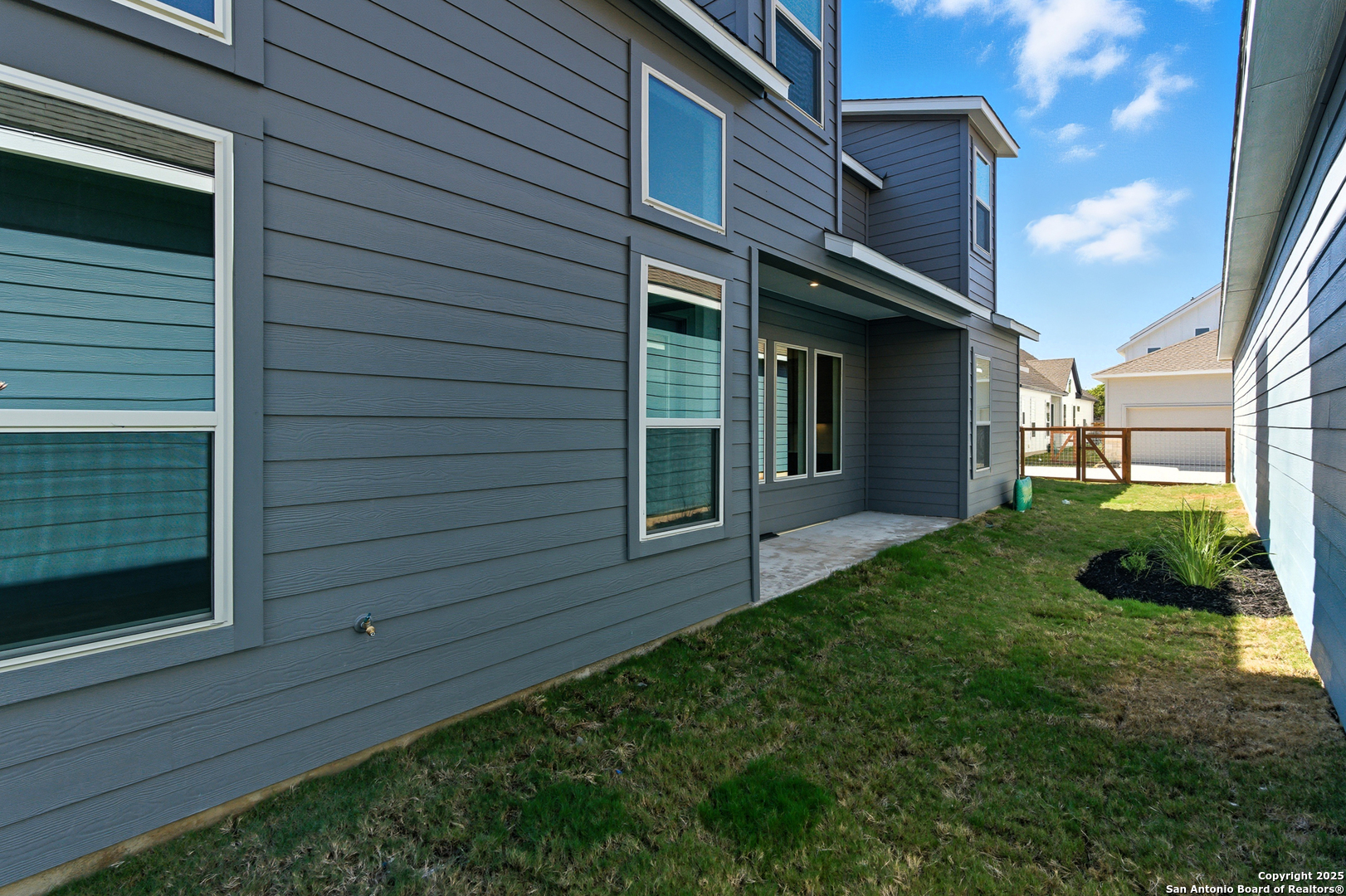 9426 Chatside Schertz, TX 78154 - Photo 34 of 44 a view of a back yard of the house