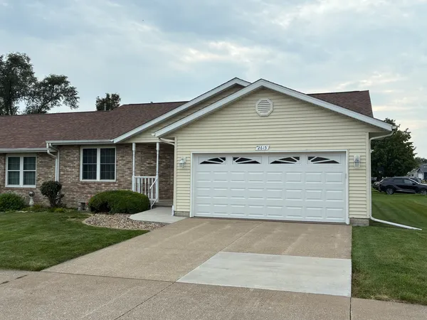$269,900 | 2615 West 63rd Street, Davenport, IA 52806