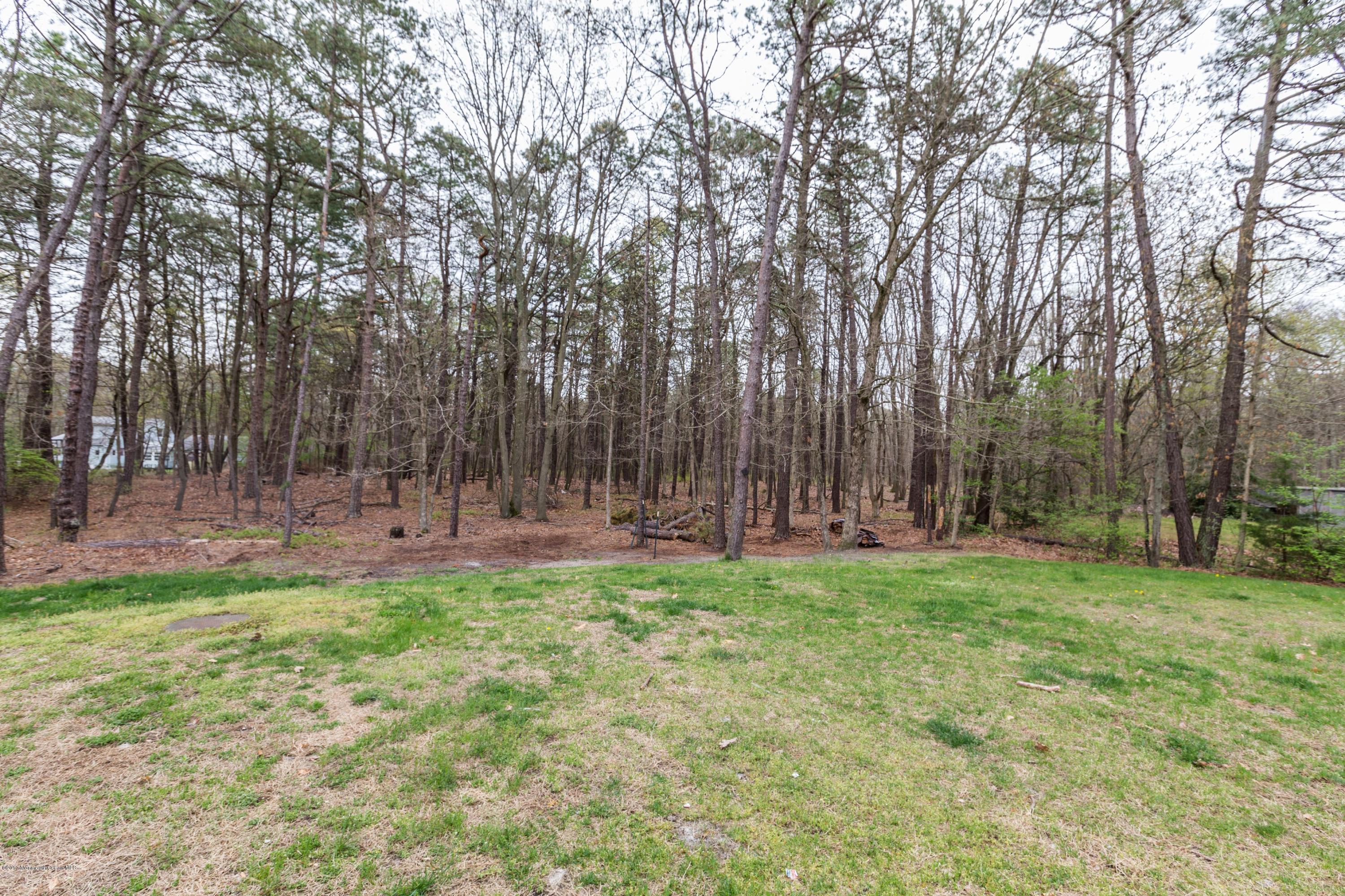 521 Indiero Road Jackson, NJ 08527 - Photo 20 of 25 050_521_Indiero_Road_195028_238838