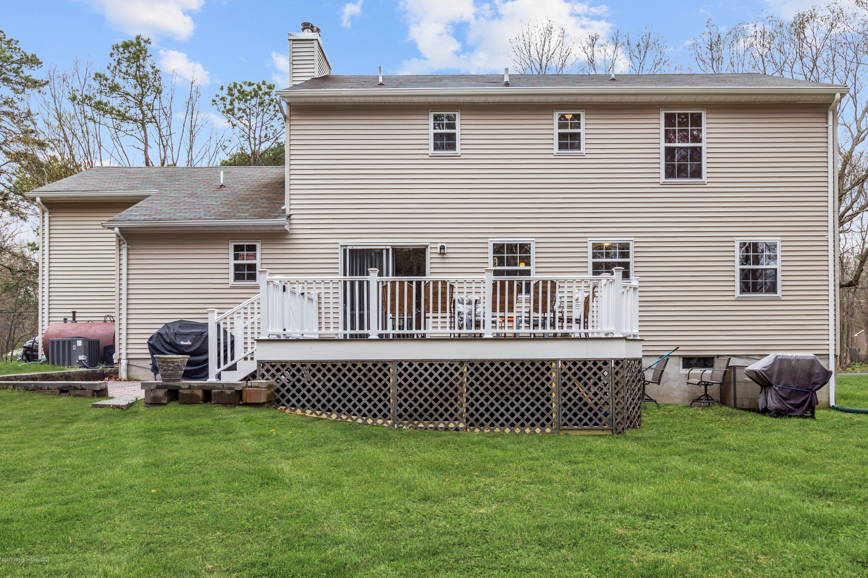 521 Indiero Road Jackson, NJ 08527 - Photo 2 of 25 060_521_Indiero_Road_195028_239011