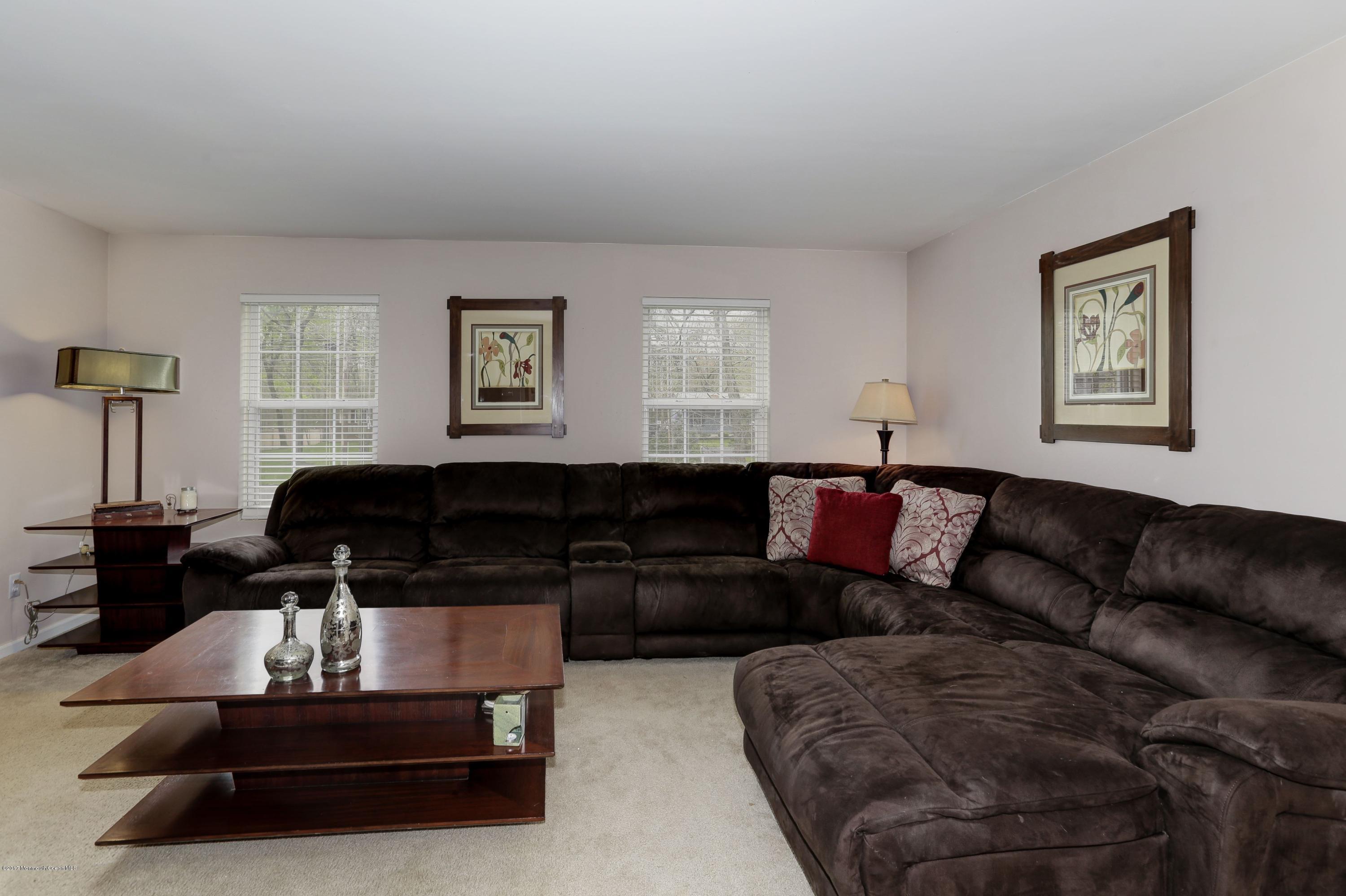 521 Indiero Road Jackson, NJ 08527 - Photo 9 of 25 017_521_Indiero_Road_195028_238838