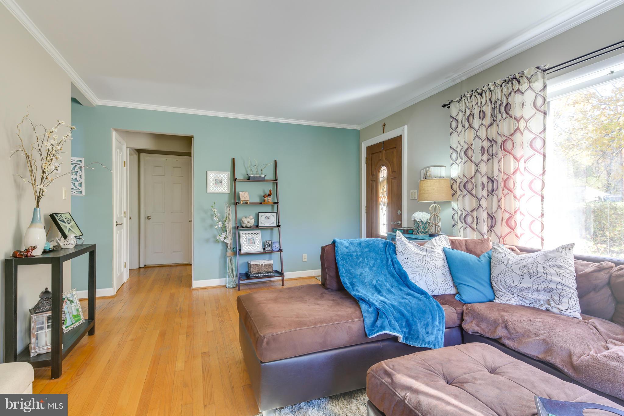 16626 Brogden Road Spencerville, MD 20868 - Photo 4 of 23 Living Room