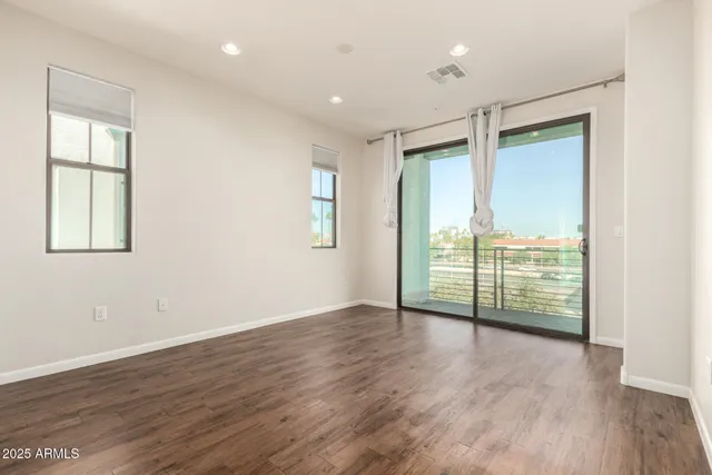 $2,990 | 2090 South Dorsey Lane, Unit 1042, Tempe, AZ 85282