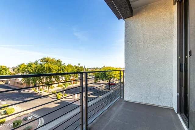 $2,990 | 2090 South Dorsey Lane, Unit 1042, Tempe, AZ 85282