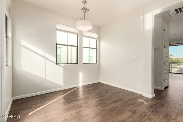 $2,990 | 2090 South Dorsey Lane, Unit 1042, Tempe, AZ 85282