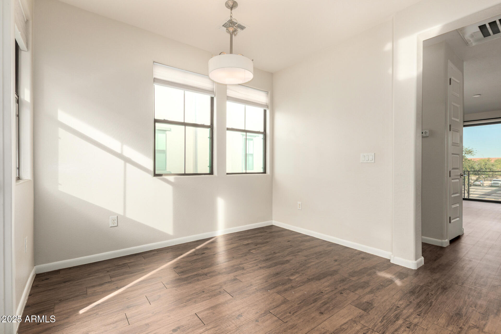 2090 South Dorsey Lane, Unit 1042 Tempe, AZ 85282 - Photo 7 of 36 08 Dorsey