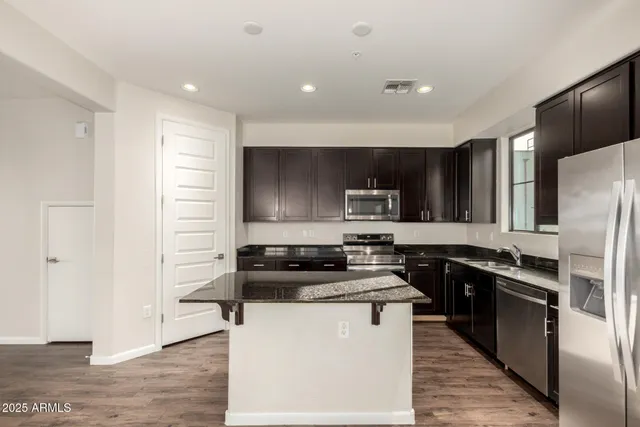 $2,990 | 2090 South Dorsey Lane, Unit 1042, Tempe, AZ 85282