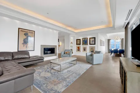 $2,375,000 | 55 West Delaware Place, Unit 1120, Chicago, IL 60610