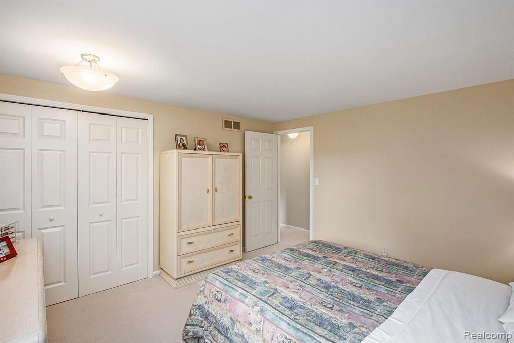 3426 Hadden Road Rochester, MI 48306 - Photo 21 of 44