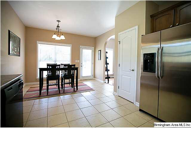781 Valley Circle Leeds, AL 35094 - Photo 11 of 31