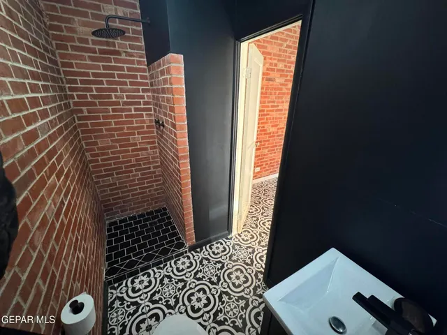 $470,000 | 931 Mesita Drive, El Paso, TX 79902