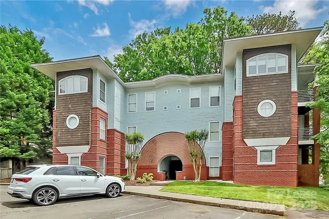 $1,695 | 2625 East 5th Street, Unit A, Charlotte, NC 28204