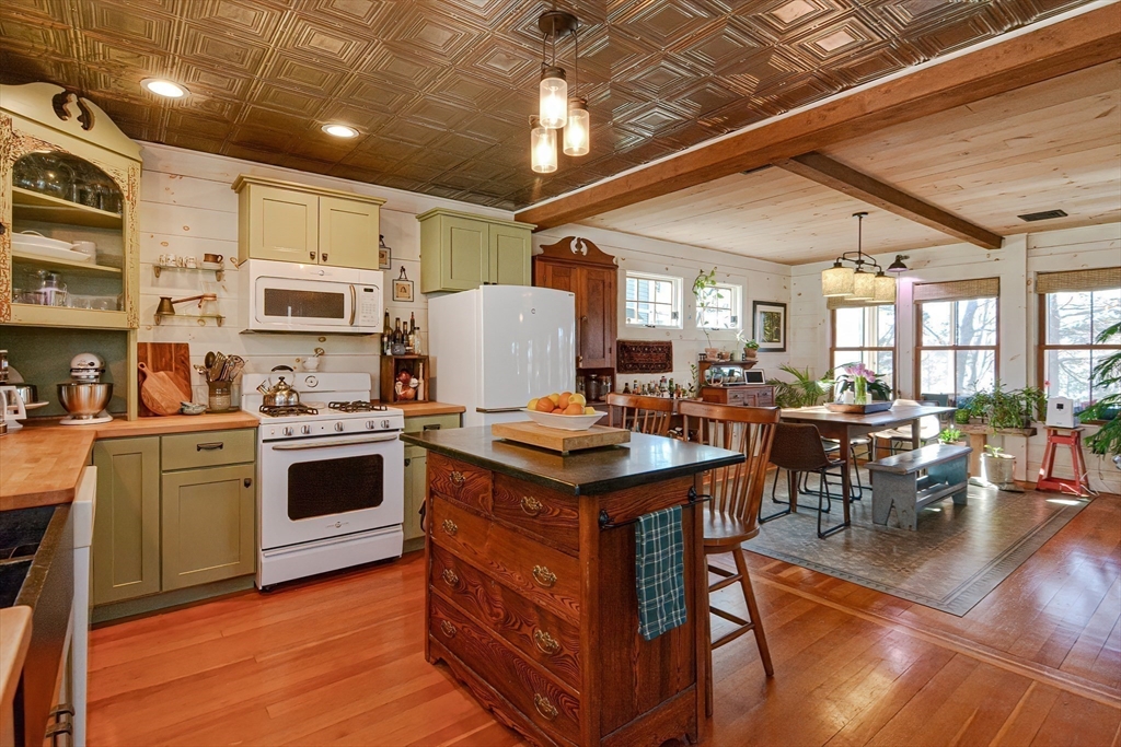 67 Wawela Pk Road Webster, MA 01570 - Photo 7 of 42 Gallery Image 7