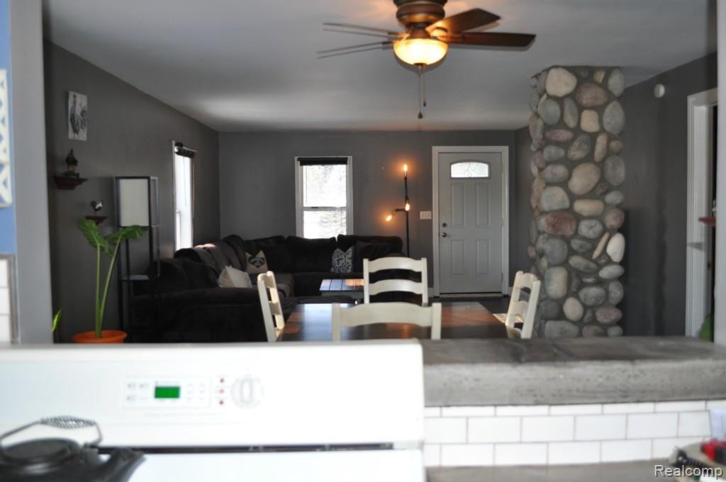 2867 Church Road Columbus, MI 48063 - Photo 6 of 20 dining2.jpg